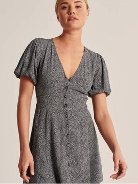 NWT Abercrombie & Fitch V-Neck Puff Sleeve Button-Front Mini Dress - Size XS